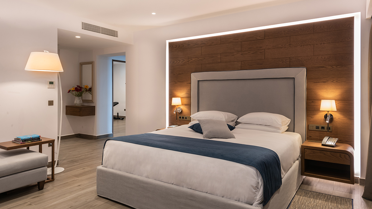 Premium Energy Suite Sea View with private heated pool, SoulSauna or gym
